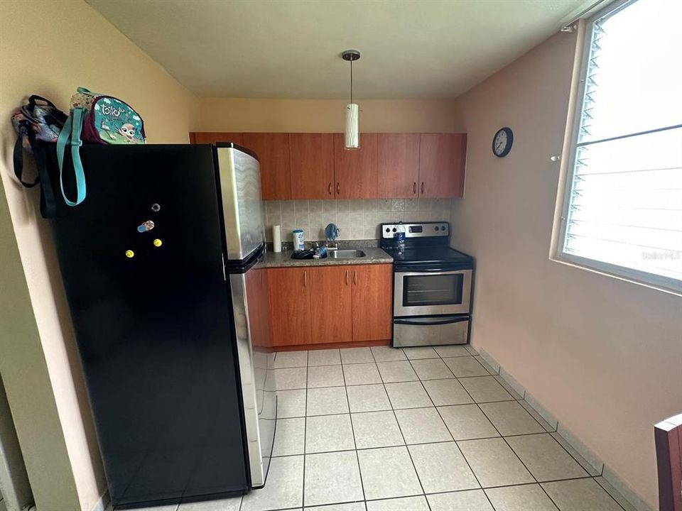 Vendido Recientemente: $105,000 (3 camas, 1 baños, 808 Pies cuadrados)