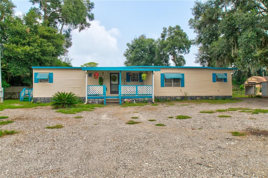 For Sale: $139,900 (3 beds, 2 baths, 984 Square Feet)