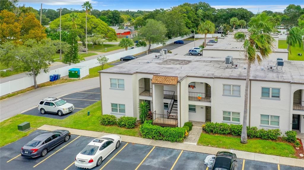 Recently Sold: $159,000 (2 beds, 2 baths, 956 Square Feet)