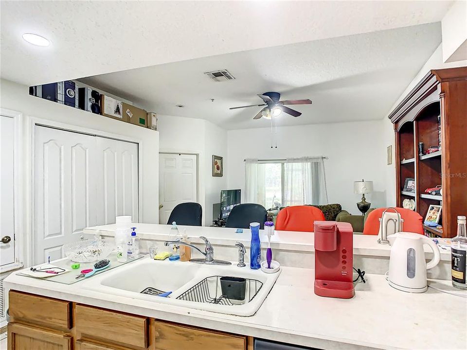 For Sale: $300,000 (3 beds, 2 baths, 1230 Square Feet)