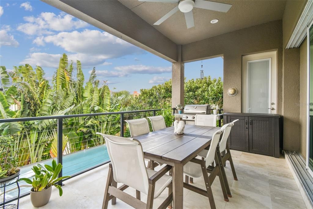 Lanai overlooking pool