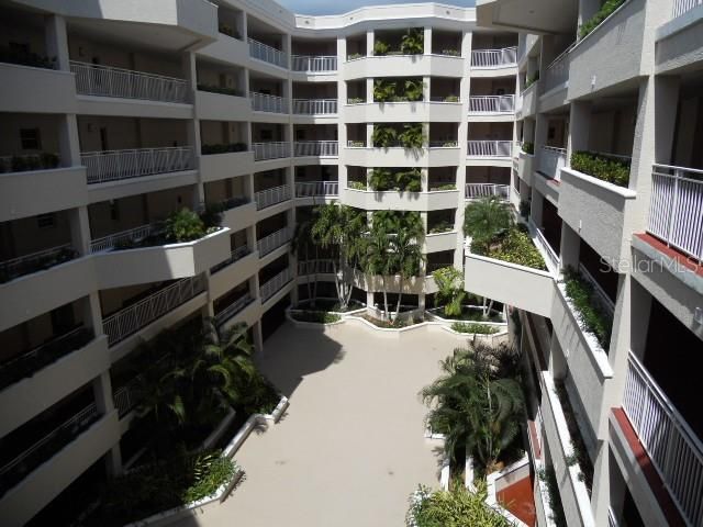 Recently Rented: $1,800 (2 beds, 2 baths, 991 Square Feet)