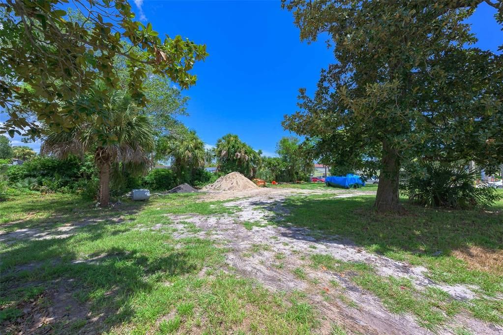 待售: $189,000 (0.62 acres)