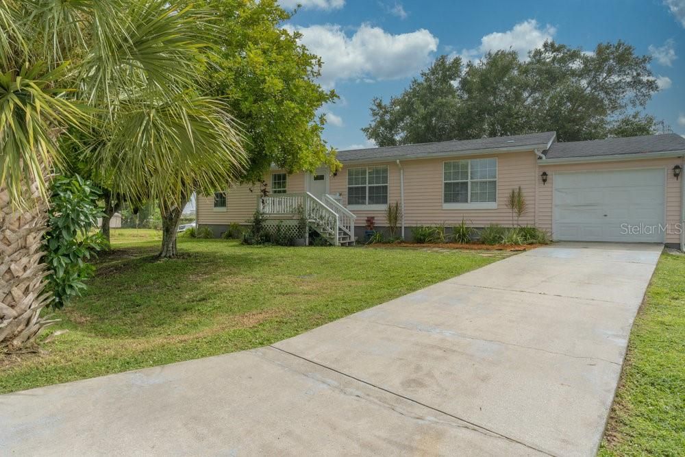 Recently Sold: $260,000 (4 beds, 2 baths, 1248 Square Feet)