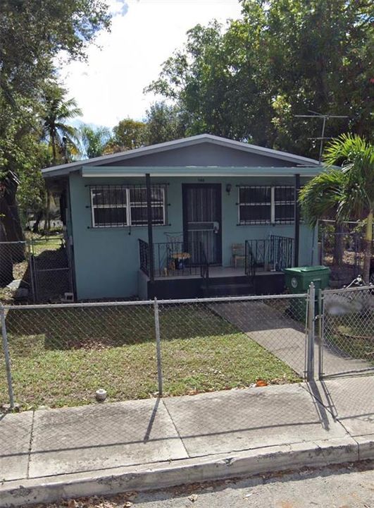 Recently Sold: $699,000 (4 beds, 2 baths, 1122 Square Feet)