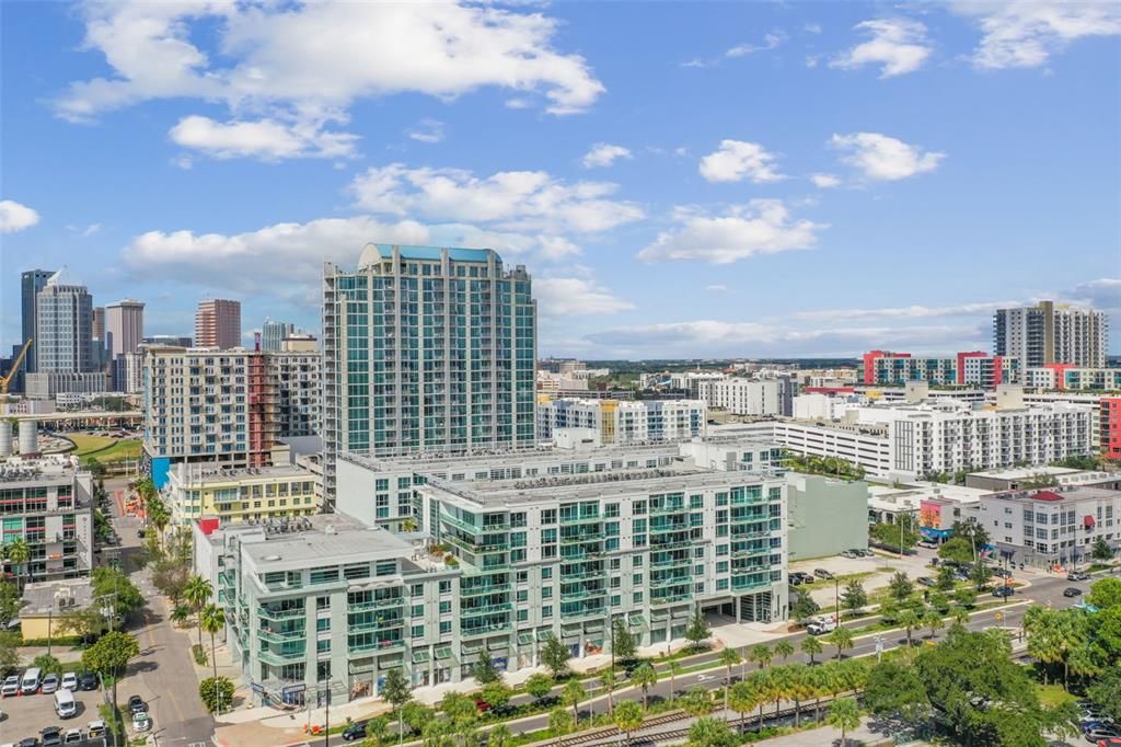 Recently Sold: $775,000 (2 beds, 2 baths, 1599 Square Feet)