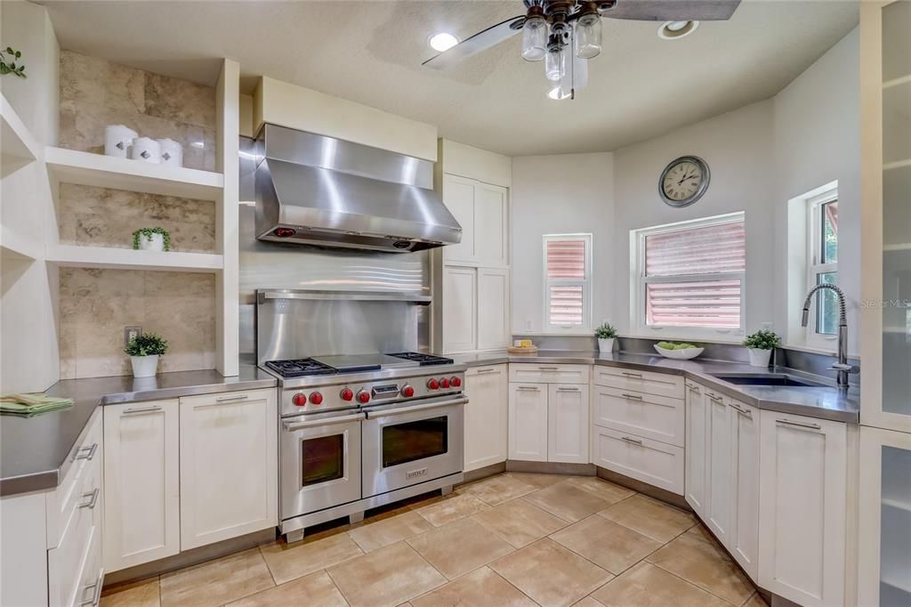 Recently Sold: $1,600,000 (3 beds, 2 baths, 4416 Square Feet)