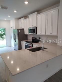 Active With Contract: $1,500 (2 beds, 2 baths, 1181 Square Feet)