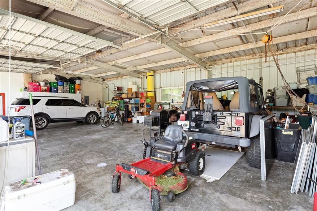 1400 sq ft garage