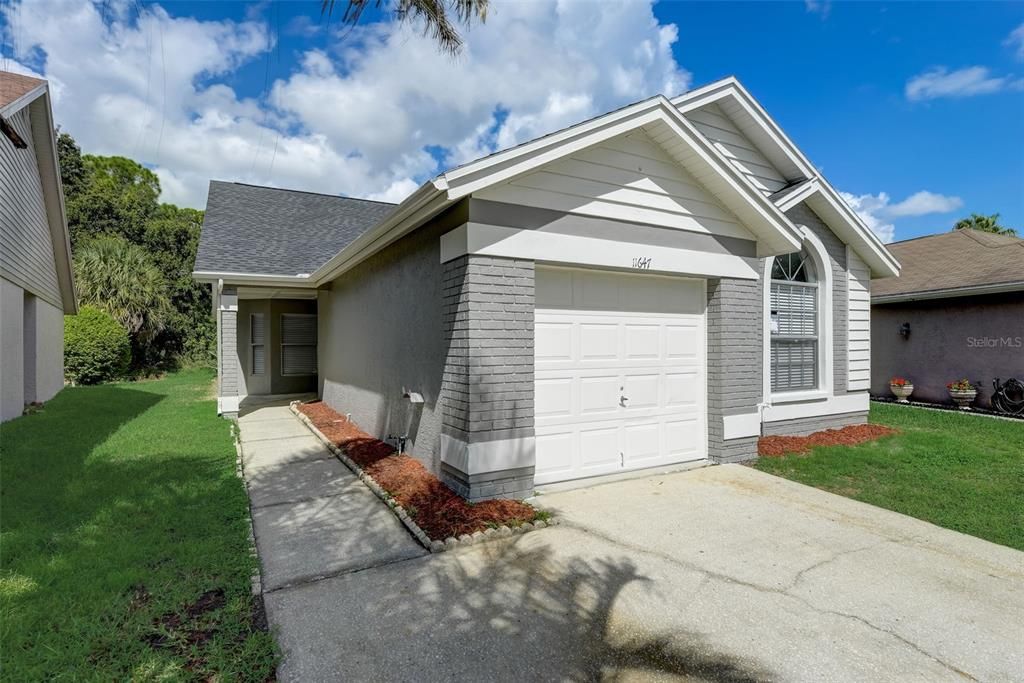 Recently Sold: $399,000 (3 beds, 2 baths, 1323 Square Feet)