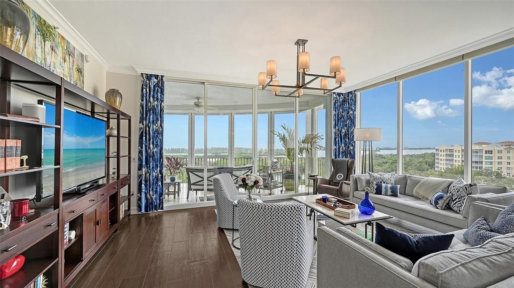 Active With Contract: $1,549,000 (3 beds, 3 baths, 2594 Square Feet)