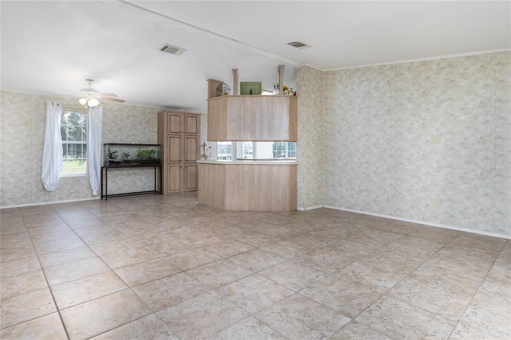 Recently Sold: $325,000 (3 beds, 2 baths, 1620 Square Feet)
