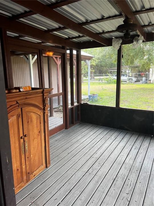 Screened in Porch