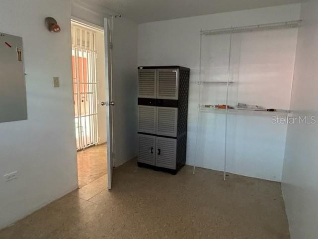 Recently Sold: $122,500 (3 beds, 2 baths, 954 Square Feet)