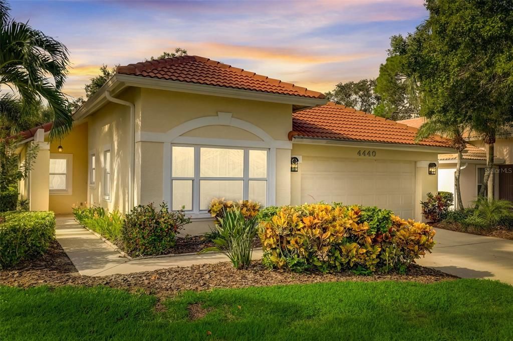 Recently Sold: $450,000 (2 beds, 2 baths, 1461 Square Feet)