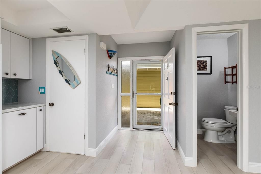 Recently Sold: $415,000 (2 beds, 2 baths, 1225 Square Feet)