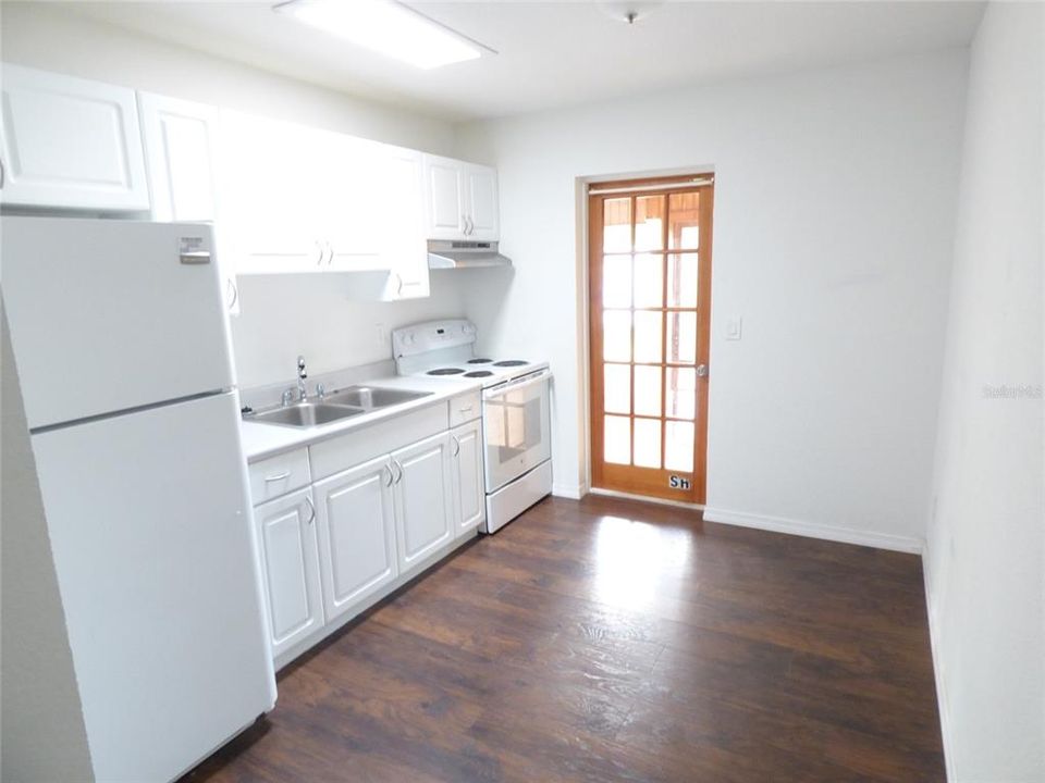 Recently Rented: $1,500 (2 beds, 1 baths, 742 Square Feet)