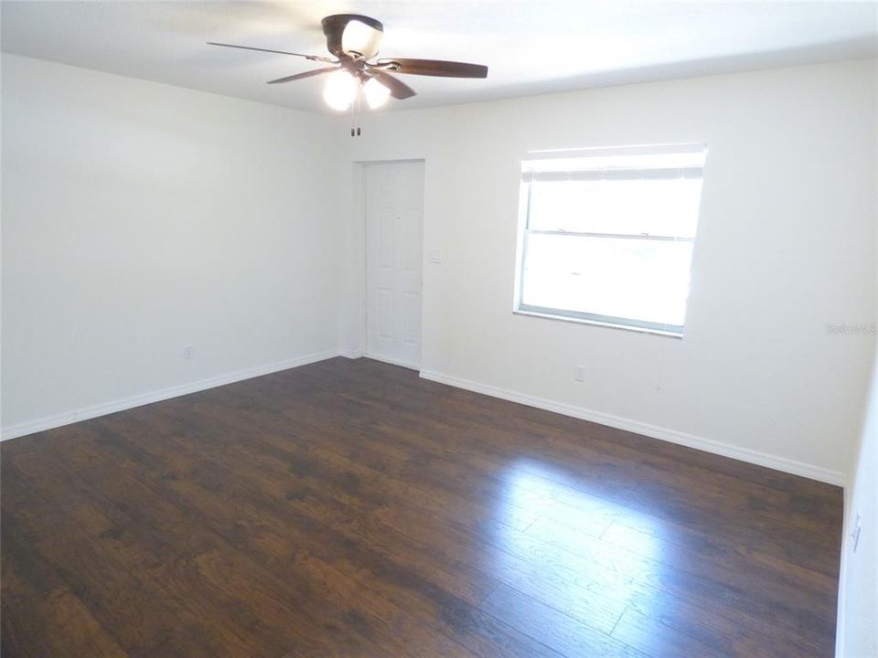 Recently Rented: $1,500 (2 beds, 1 baths, 742 Square Feet)