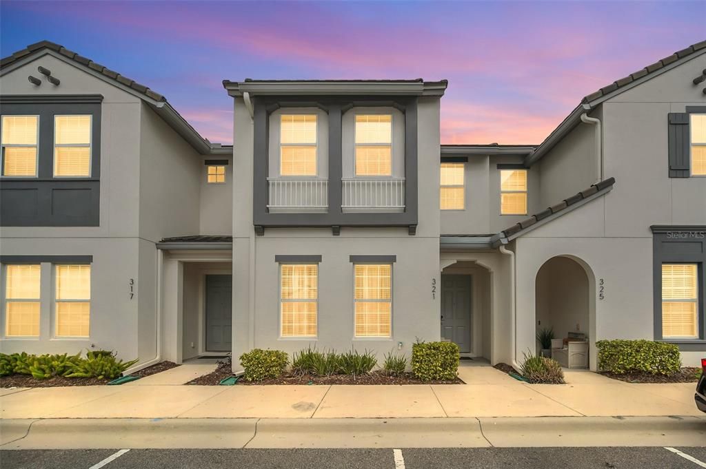 Recently Sold: $459,000 (5 beds, 4 baths, 2204 Square Feet)