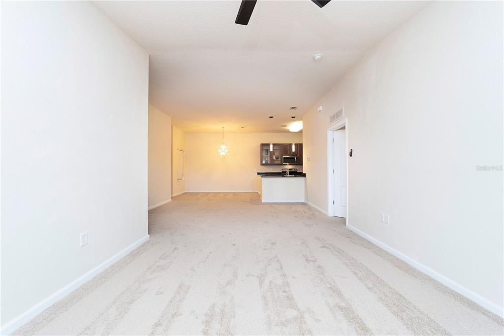 For Sale: $249,900 (2 beds, 2 baths, 1147 Square Feet)