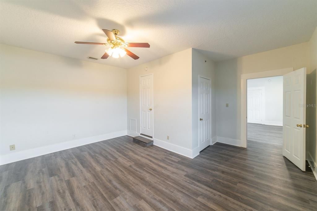 Recently Rented: $1,150 (1 beds, 1 baths, 570 Square Feet)