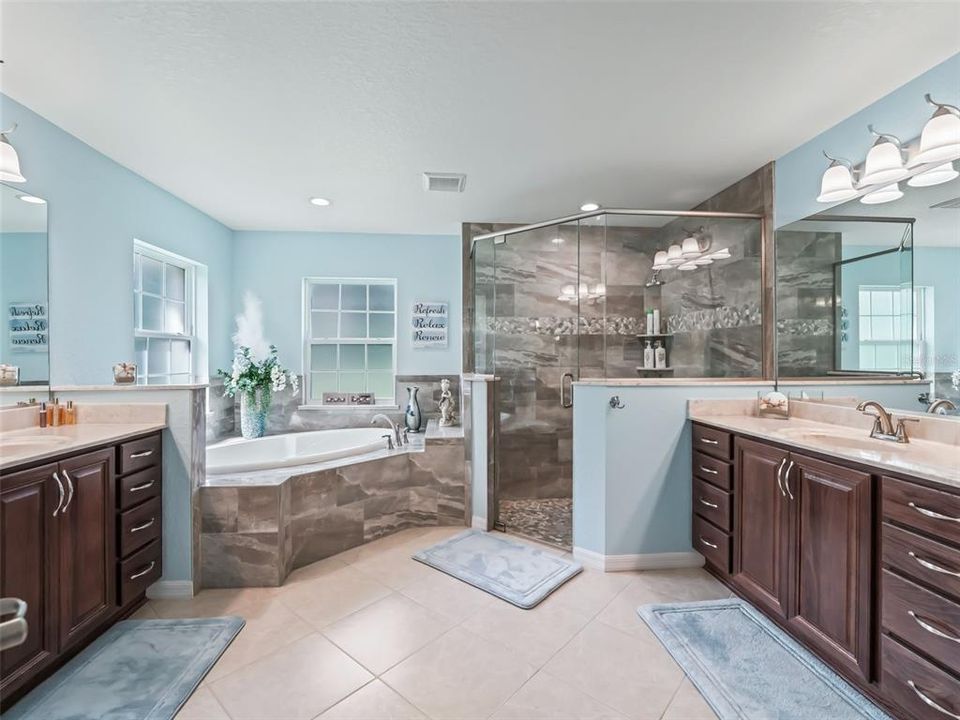 Recently Sold: $1,295,000 (3 beds, 2 baths, 2501 Square Feet)