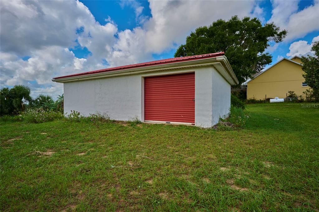 Detached 600 Sq FT Garage/Worksho