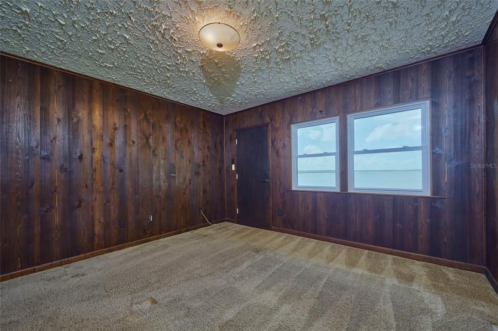 3rd Bedroom on lake side