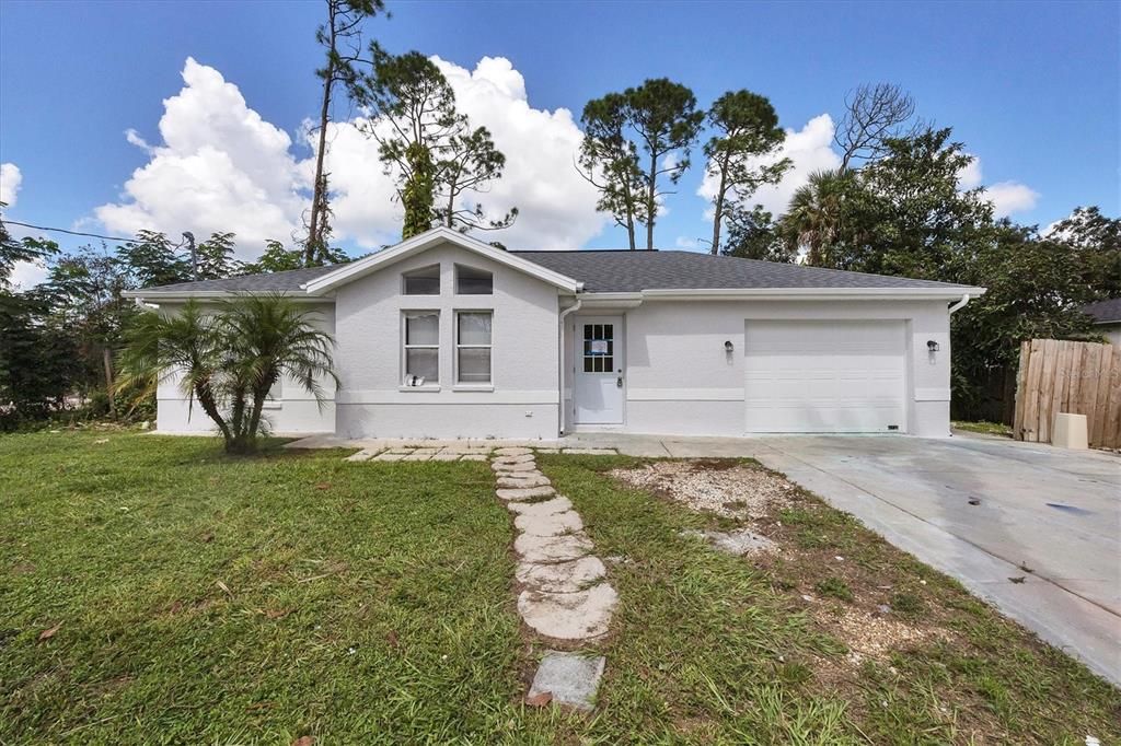 Recently Sold: $257,900 (2 beds, 1 baths, 946 Square Feet)