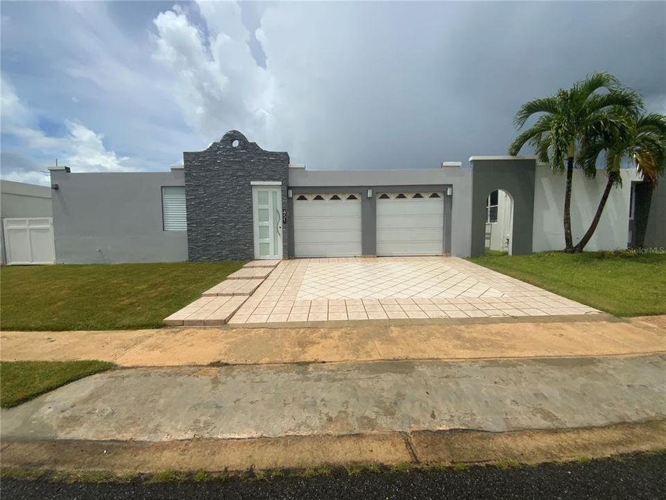 最近租的: $2,200 (3 贝兹, 2 浴室, 1265 平方英尺)