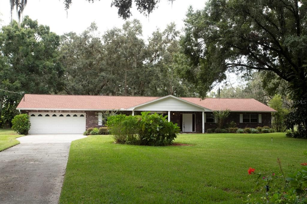 Vendido Recientemente: $449,900 (4 camas, 3 baños, 2010 Pies cuadrados)