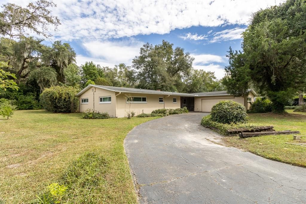 Recently Sold: $289,500 (3 beds, 2 baths, 2210 Square Feet)