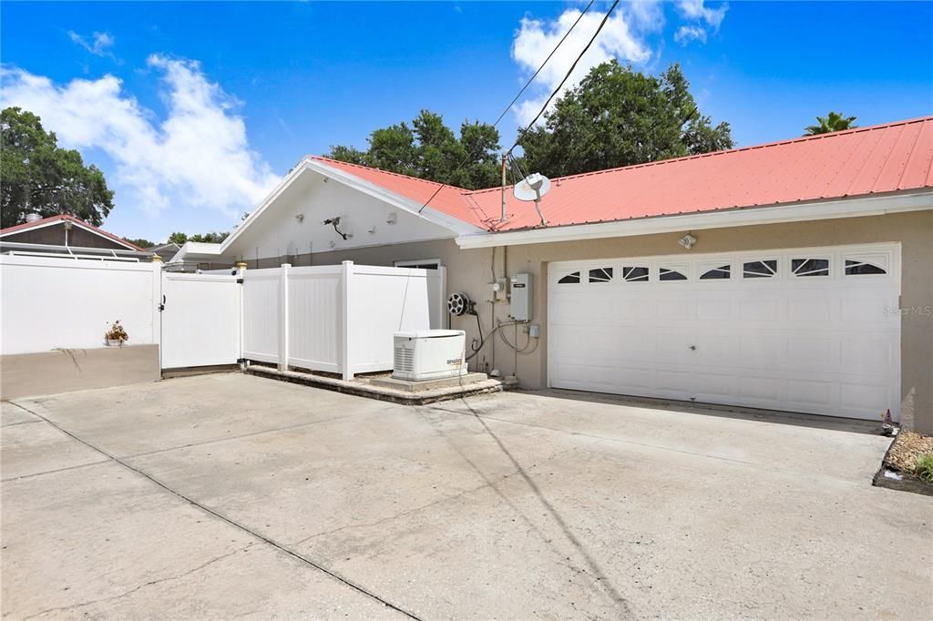 Recently Sold: $625,000 (4 beds, 2 baths, 2668 Square Feet)