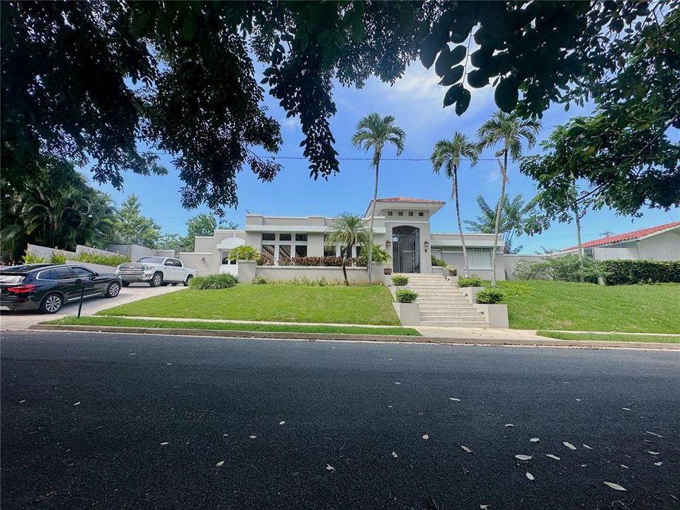 Recently Sold: $1,649,000 (3 beds, 5 baths, 3500 Square Feet)