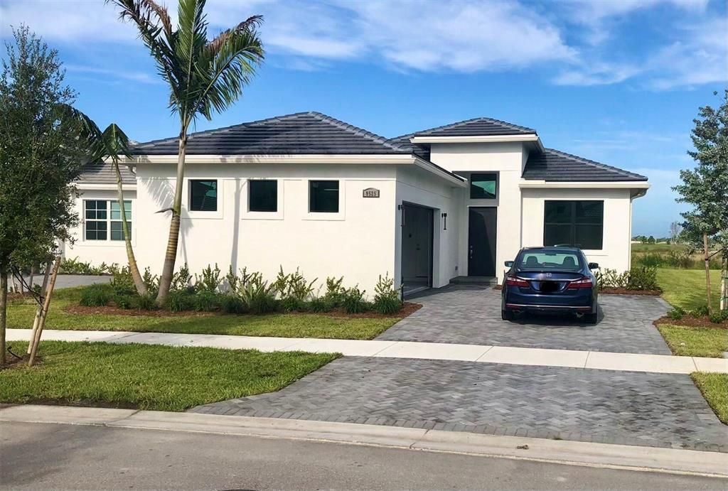 Recently Sold: $571,020 (3 beds, 3 baths, 2129 Square Feet)