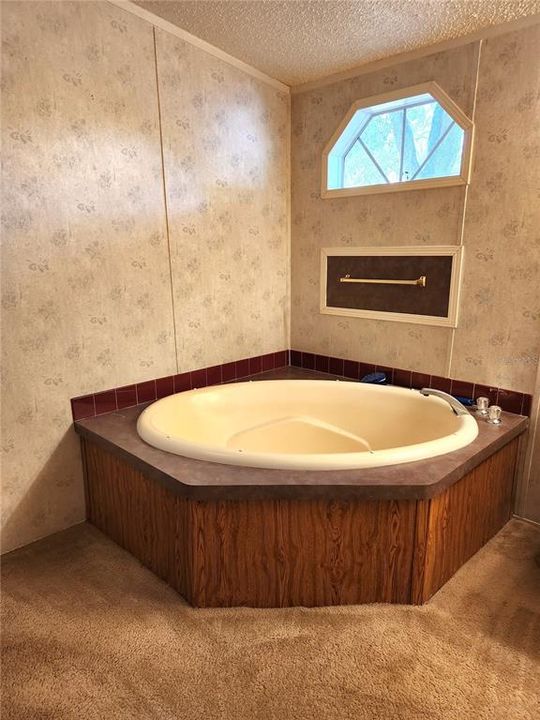 Corner Garden Tub