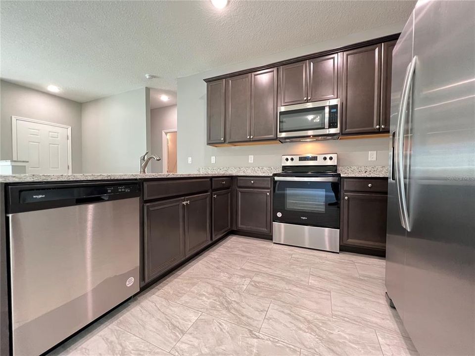 Recently Rented: $1,899 (3 beds, 2 baths, 1475 Square Feet)