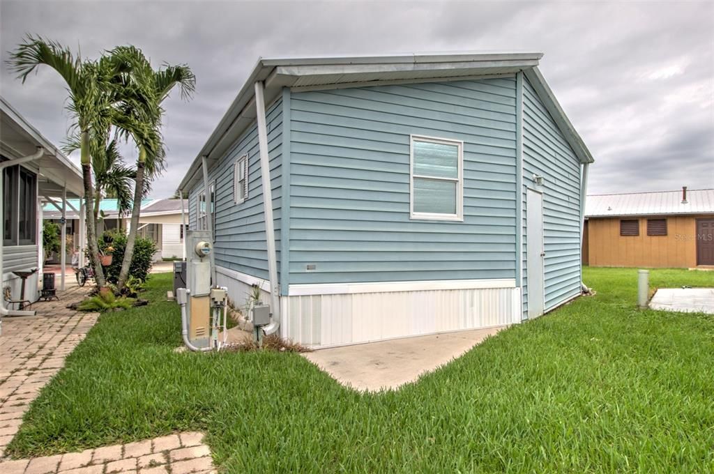 Active With Contract: $89,000 (2 beds, 2 baths, 783 Square Feet)