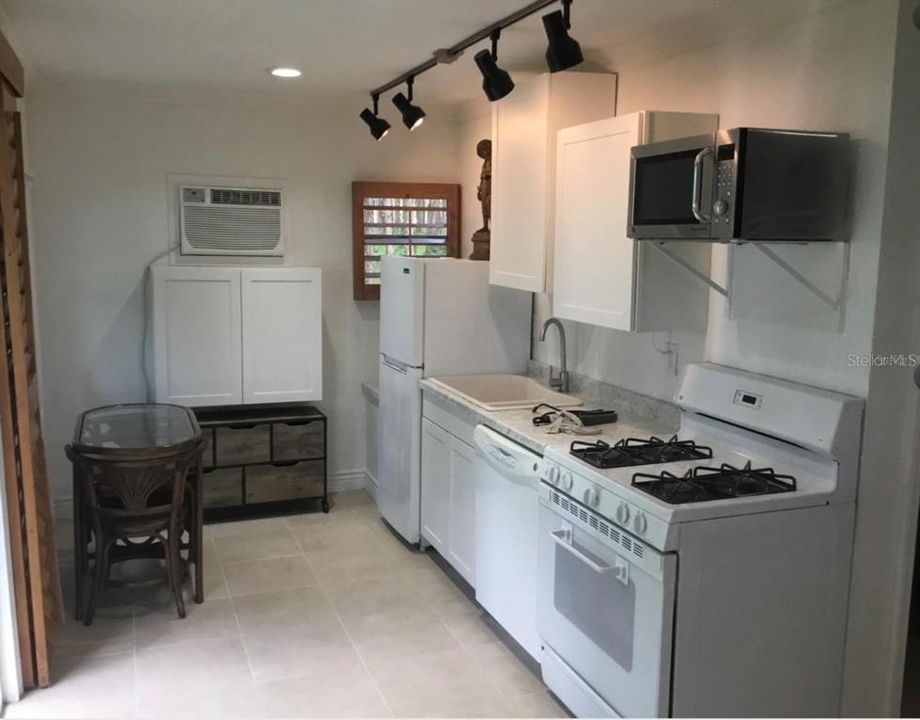 Recently Rented: $1,150 (1 beds, 1 baths, 280 Square Feet)