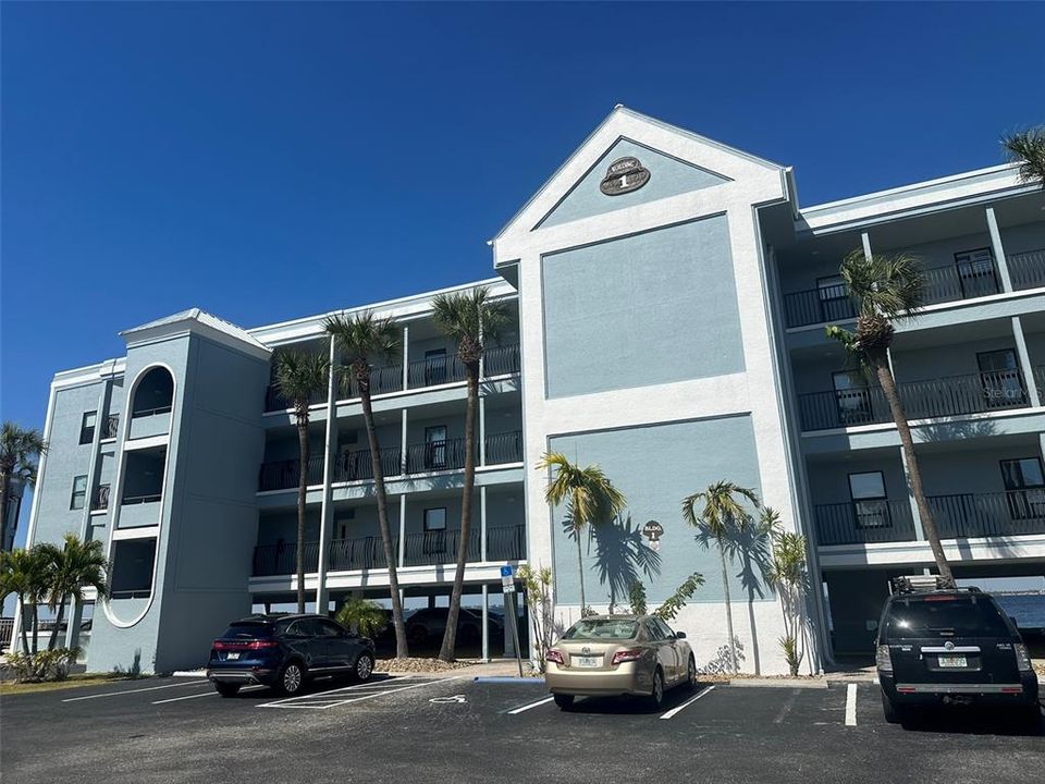 Recently Sold: $545,000 (3 beds, 2 baths, 1916 Square Feet)