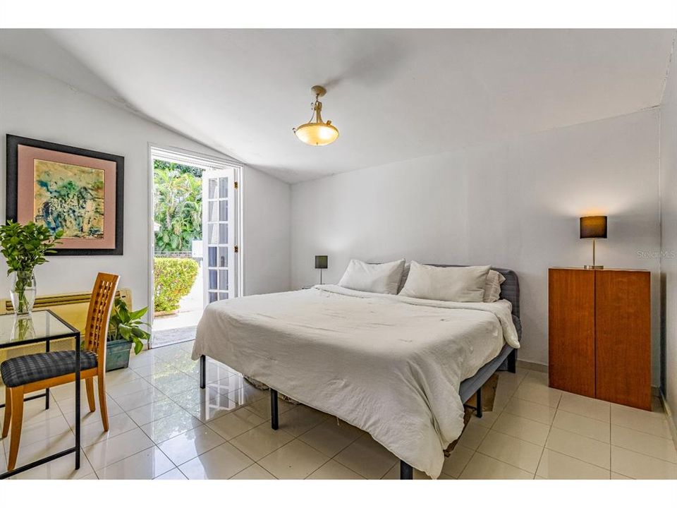 Vendido Recientemente: $5,200,000 (5 camas, 7 baños, 5887 Pies cuadrados)