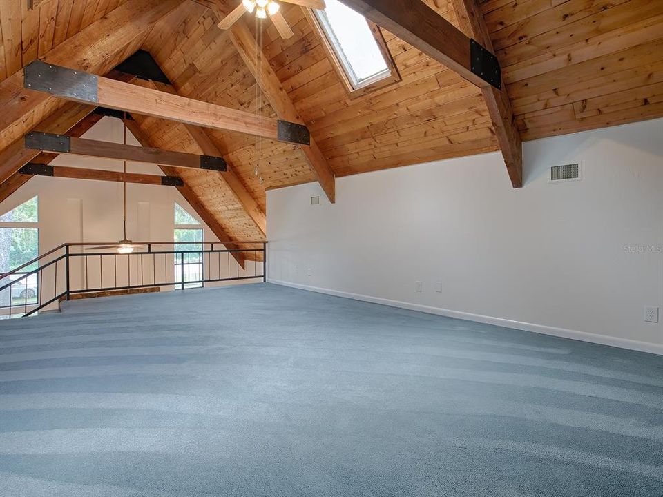 HUGE SPACE IN THE SECOND FLOOR LOFT!