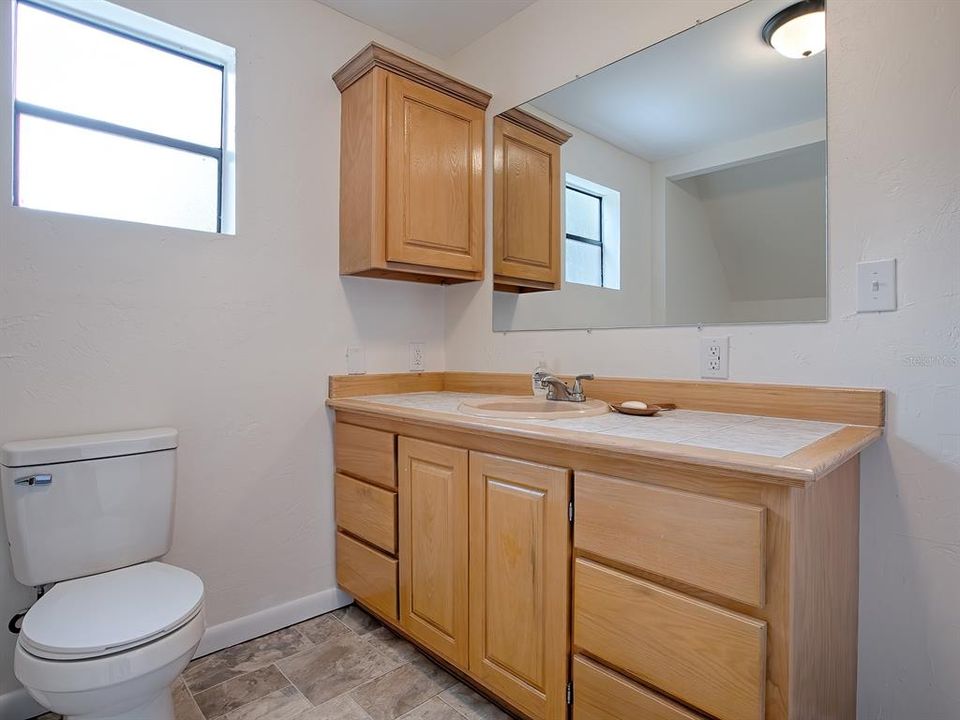 ANOTHER ANGLE OF THE MASTER BATH