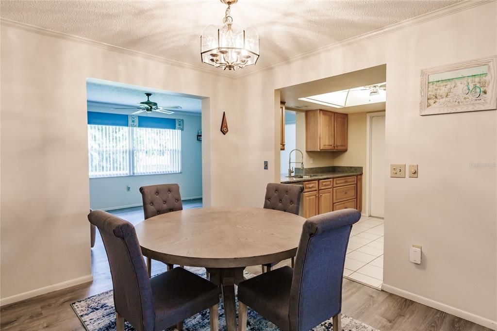 Recently Sold: $324,900 (2 beds, 2 baths, 1532 Square Feet)