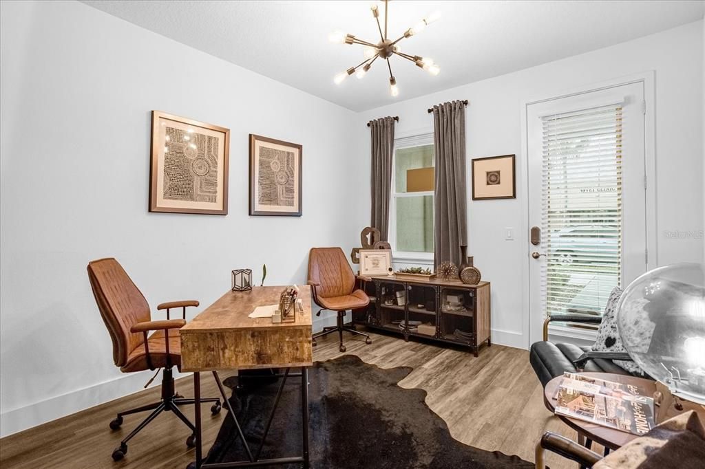 最近售出: $27,600 (0 贝兹, 0 浴室, 800 平方英尺)