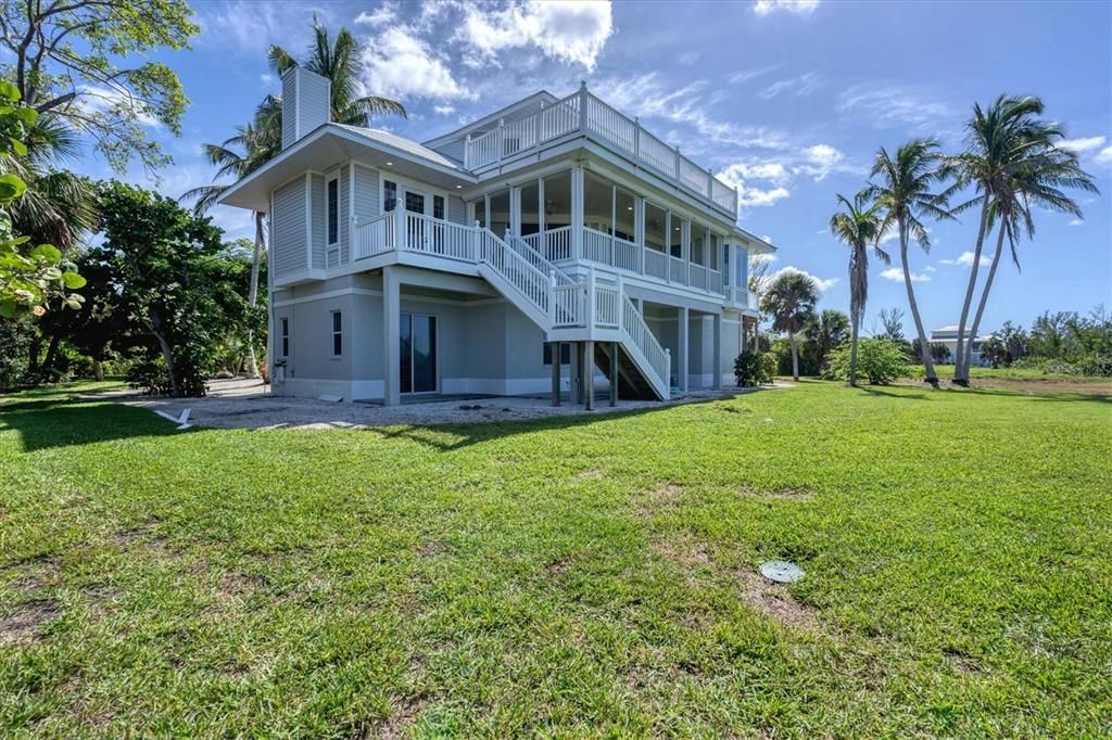 For Sale: $3,100,000 (3 beds, 3 baths, 3118 Square Feet)