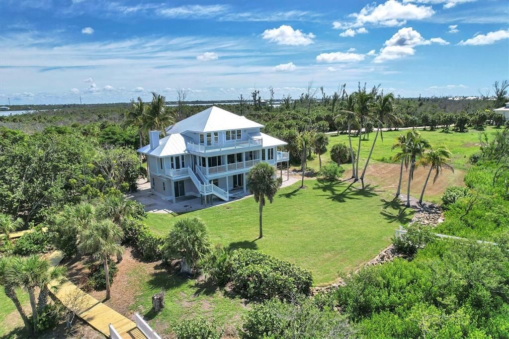 For Sale: $3,450,000 (3 beds, 3 baths, 3118 Square Feet)