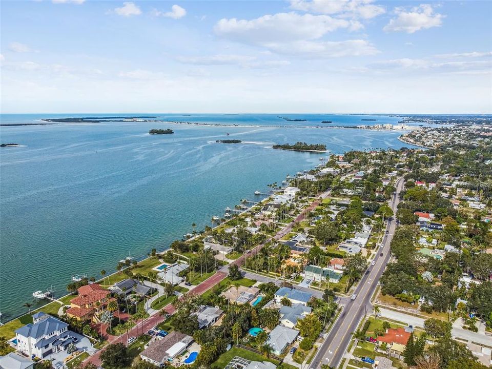 5 Minutes from property to Gorgeous Dunedin Causeway & Honeymoon Island