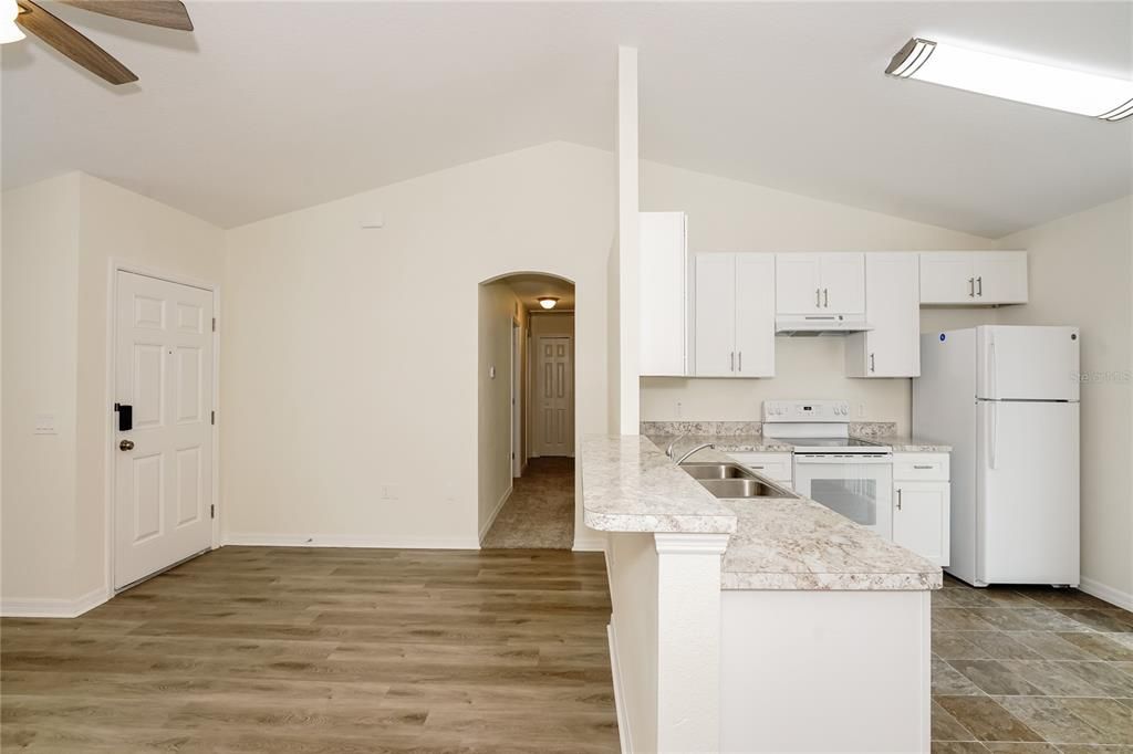For Rent: $2,205 (3 beds, 2 baths, 1212 Square Feet)