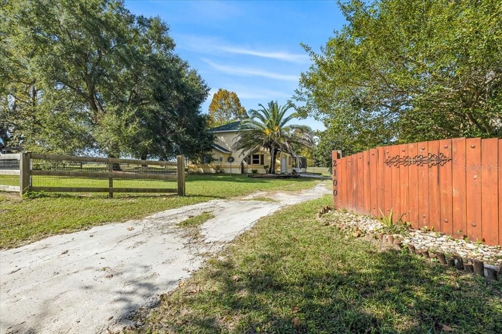 Recently Sold: $389,000 (3 beds, 3 baths, 2524 Square Feet)